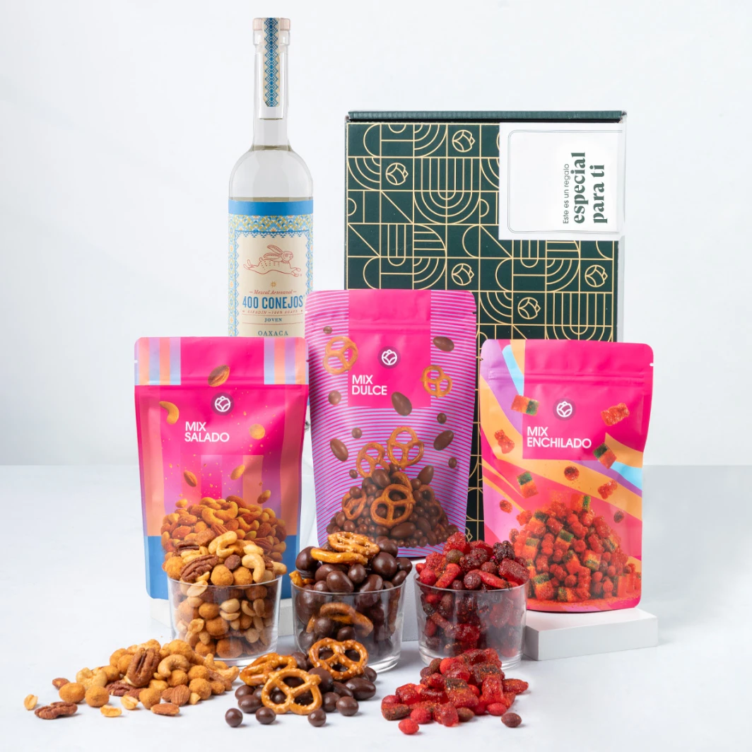 Canasta Regalo Especial con Mezcal 400 Conejos y Botanas 25461