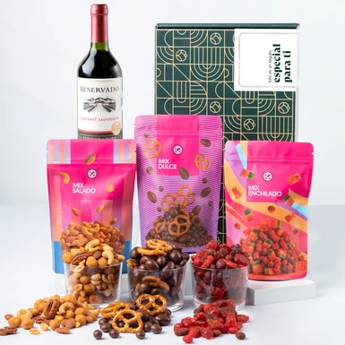 "Regalo Especial" Basket with Cabernet Wine and snacks 25487