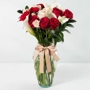 Arrangement of Calla Lilies and Red Roses 25554