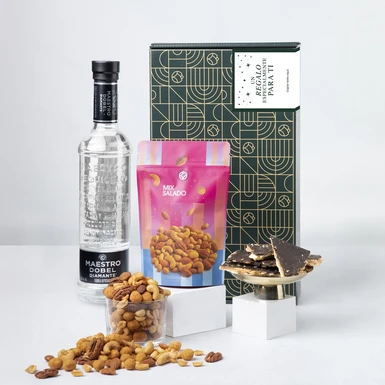Caja Personalizada Etiqueta con Tequila Dobel, Mix Salado y Toffee 25596-P
