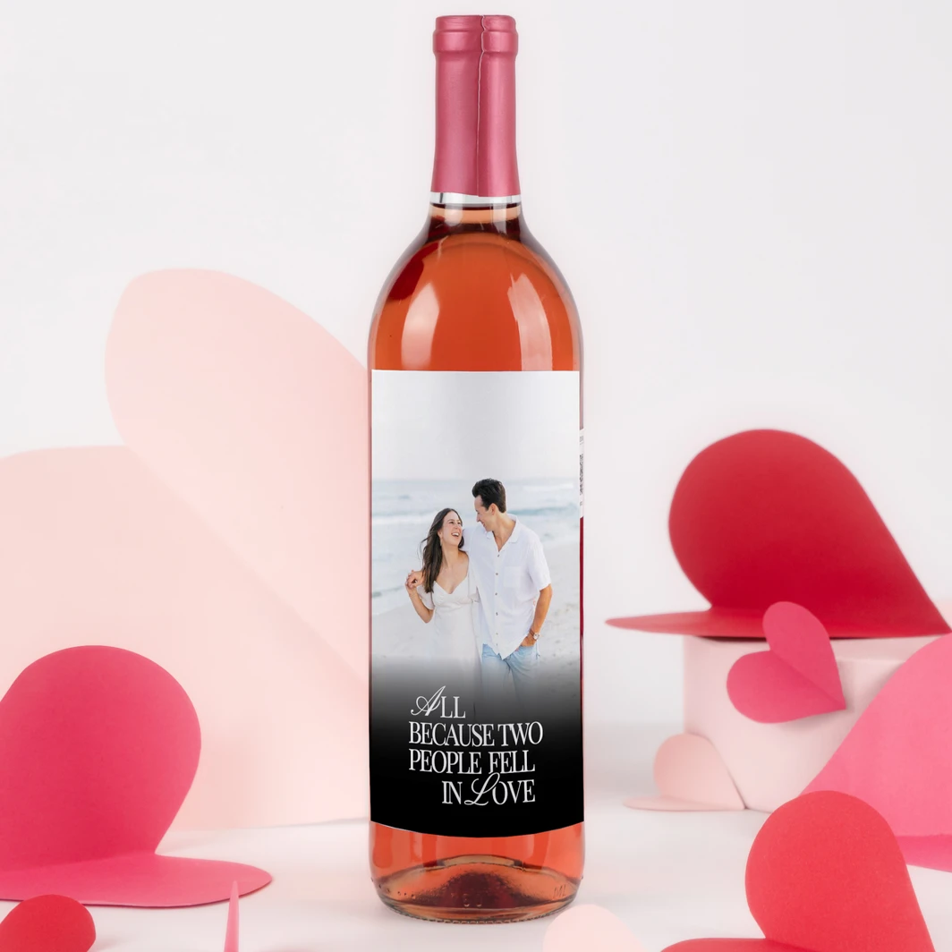 Personaliza Vino Beringer con etiqueta "All Because Two People Fell In Love" 25710-P