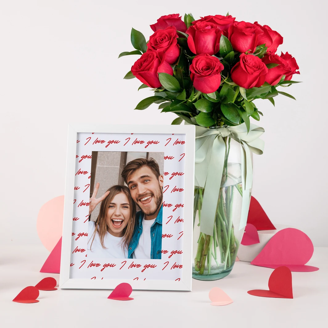 12 Rosas Rojas con Marco Blanco "I Love You" 25768