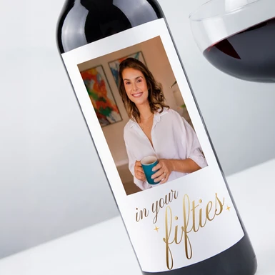 Personaliza Vino Concha y Toro Merlot con etiqueta "In your Fifties" 26045-P