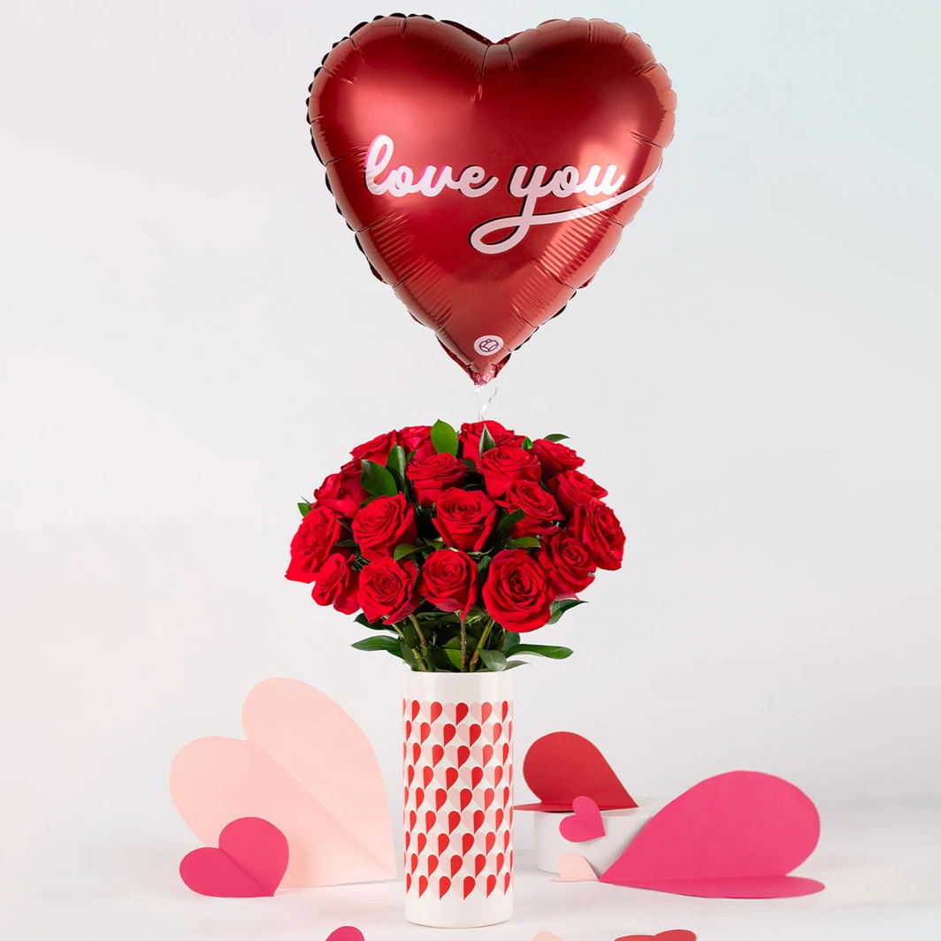 18 Rosas Rojas “Hearts Everywhere” con Globo 18” 26135