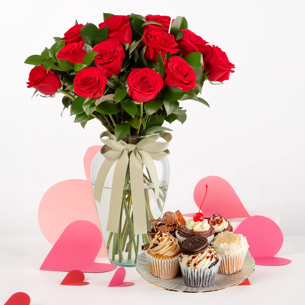 12 Rosas Rojas con Bollos Surtidos 26158