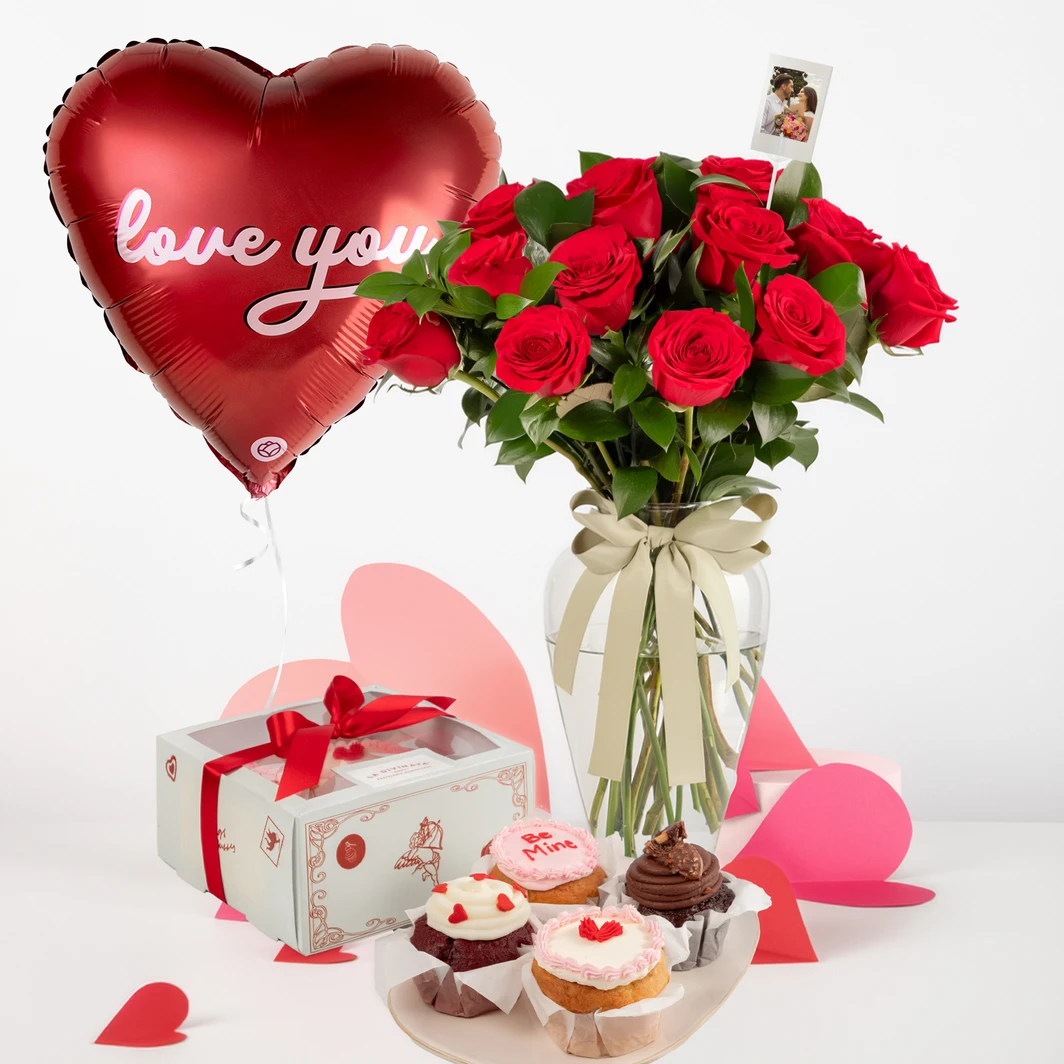 Personaliza Rosas Rojas con Muffins y Globo 26192