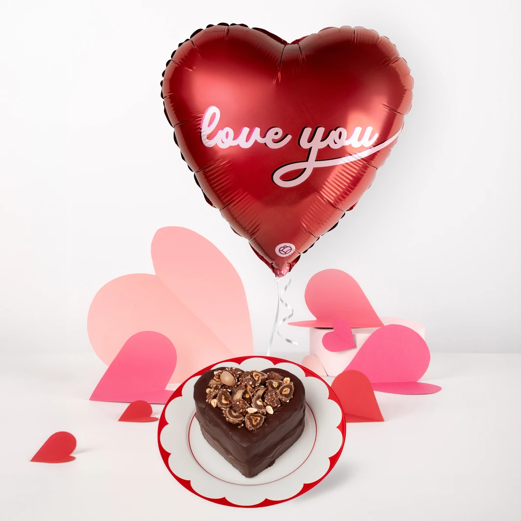 Pastel Ferrero Corazón Divinata con Globo "Love you" 26200