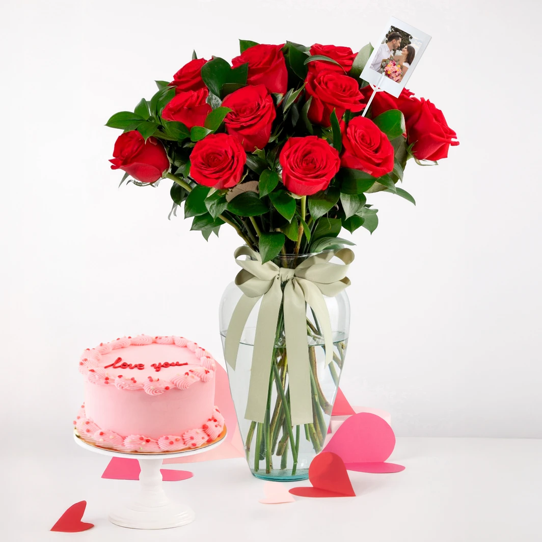 Pastel Love You Dani Flowers con Globo, 12 Rosas Rojas y Foto 26208