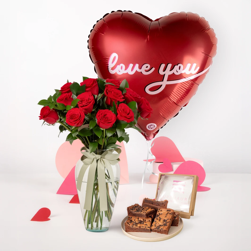12 rosas Rojas con Brownies Lupe Maurer  y Globo "Love you" 26257