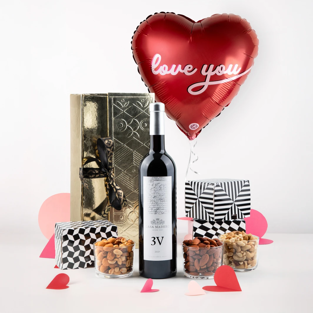 Regalo con Vino Tinto y Botanas con Globo "Love you" 26317