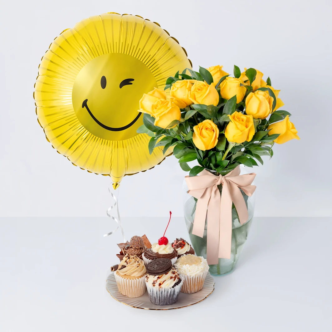 Bollos Surtidos Magnolias con Flores Amarillas y Globo  26512