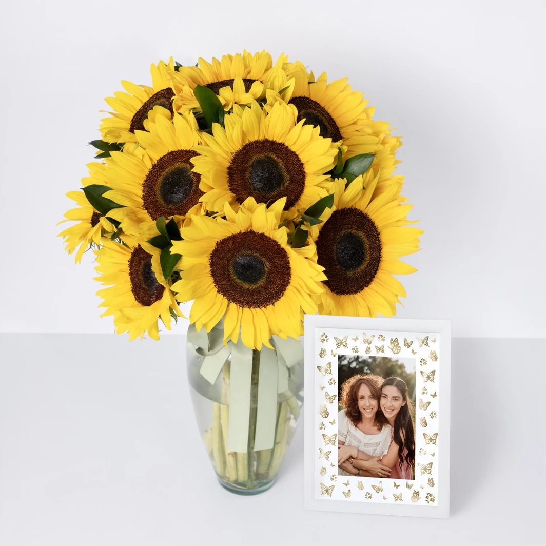 Arreglo de Girasoles con Marco Personalizado Mamá 26525