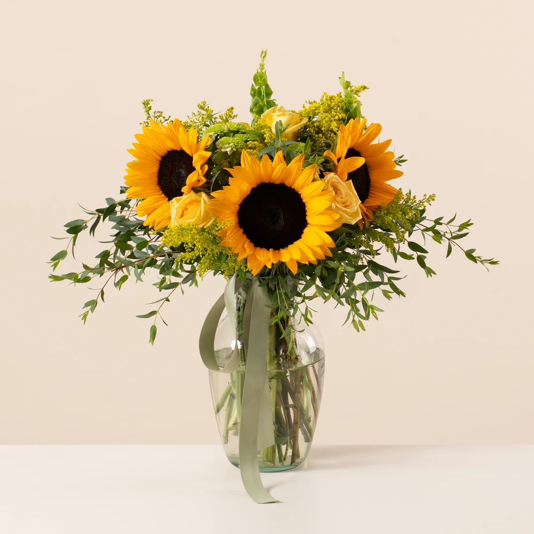 Arreglo de Girasoles con Rosas Amarillas 26726