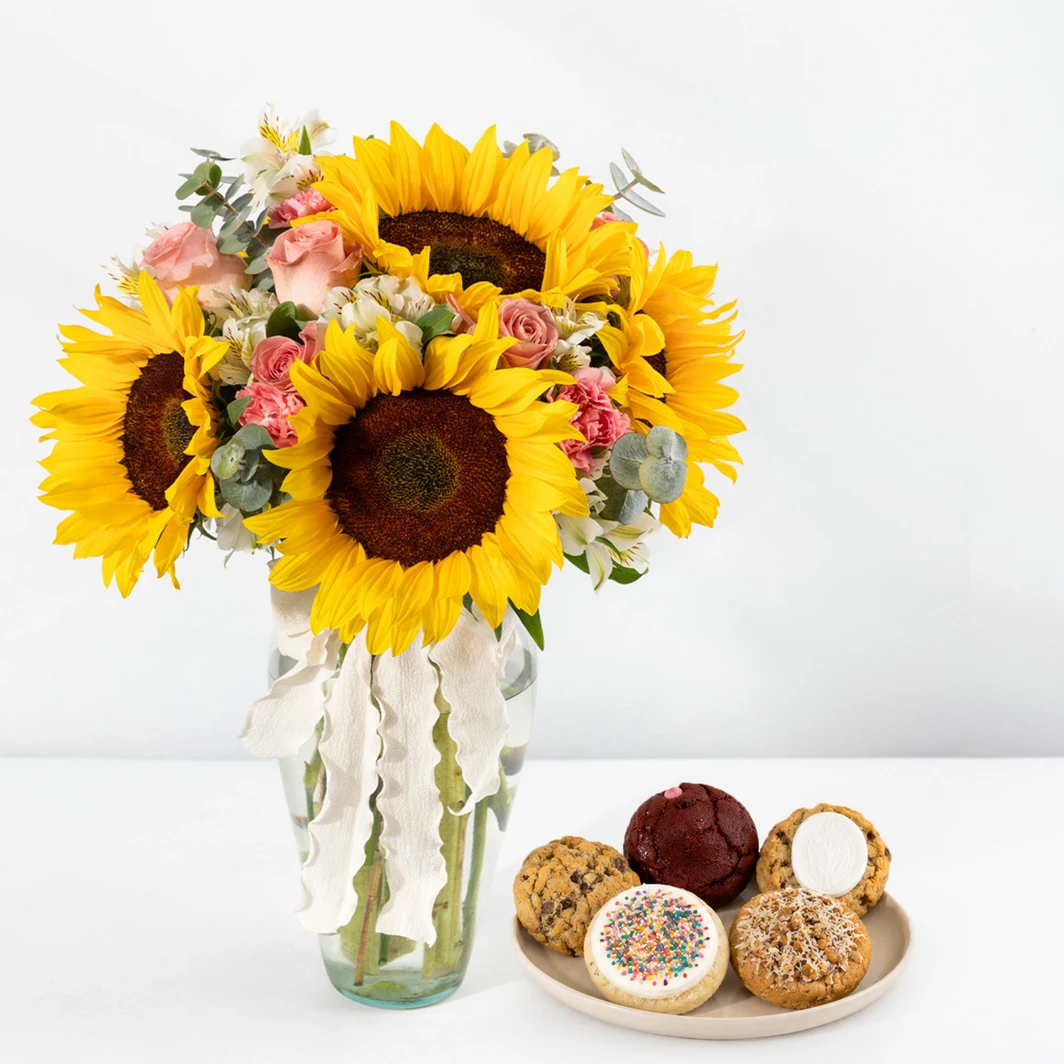 Arreglo de girasoles con The Cookie Lab "Cookie BOX" 26831