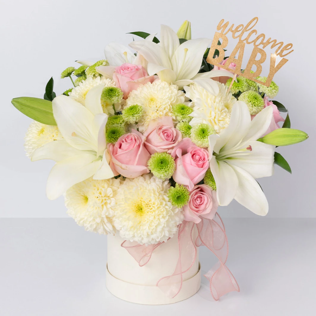 Ternura con Rosas y Lilys en Caja con Topper Welcome Baby 26907