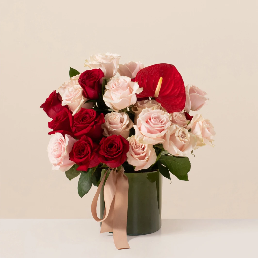 Mon Amour con Rosas y Anturio 26995
