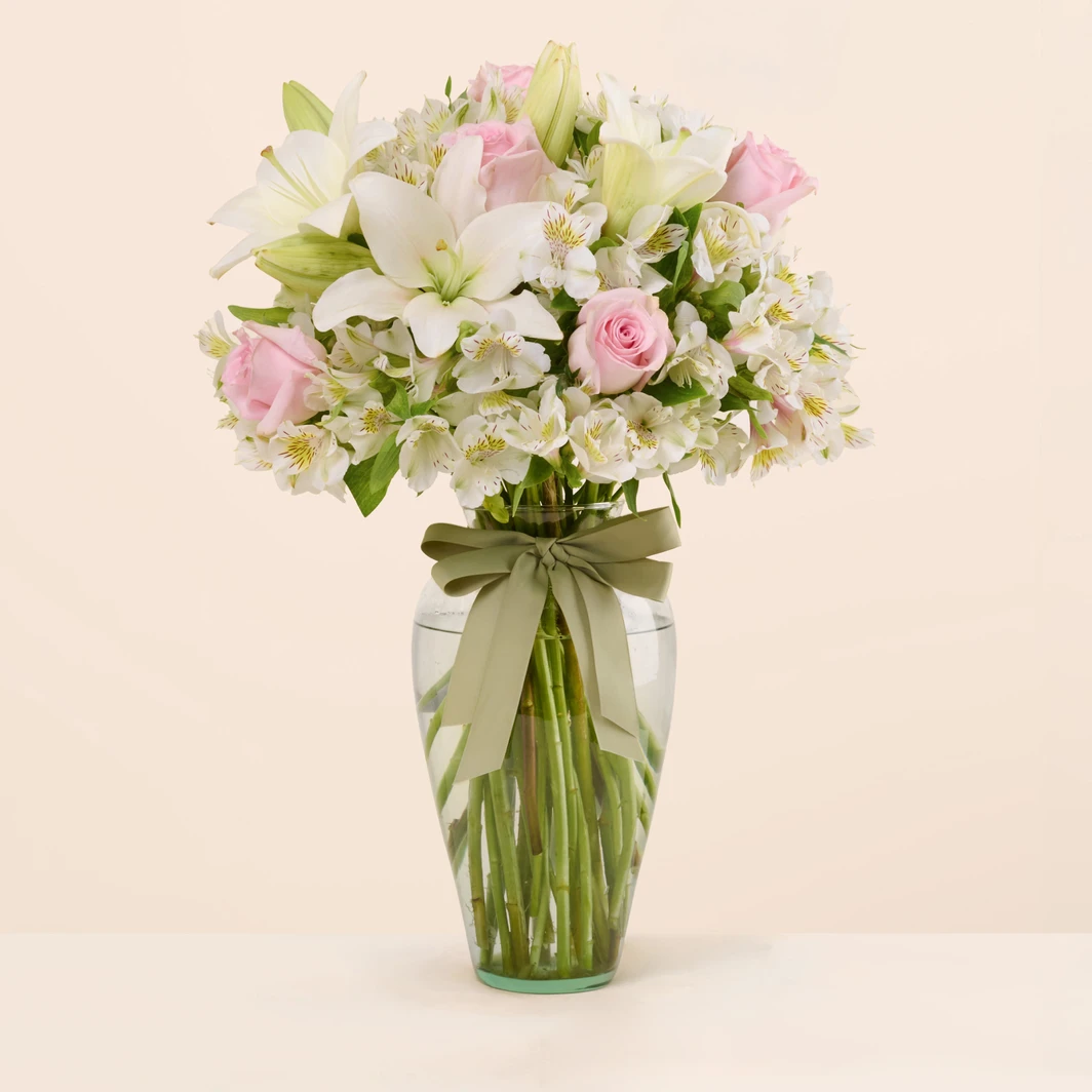Ternura con 6 Rosas y Lilys 2386