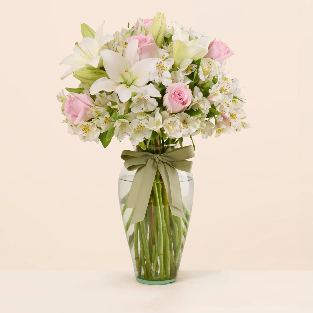 Ternura con 6 Rosas y Lilys 2386