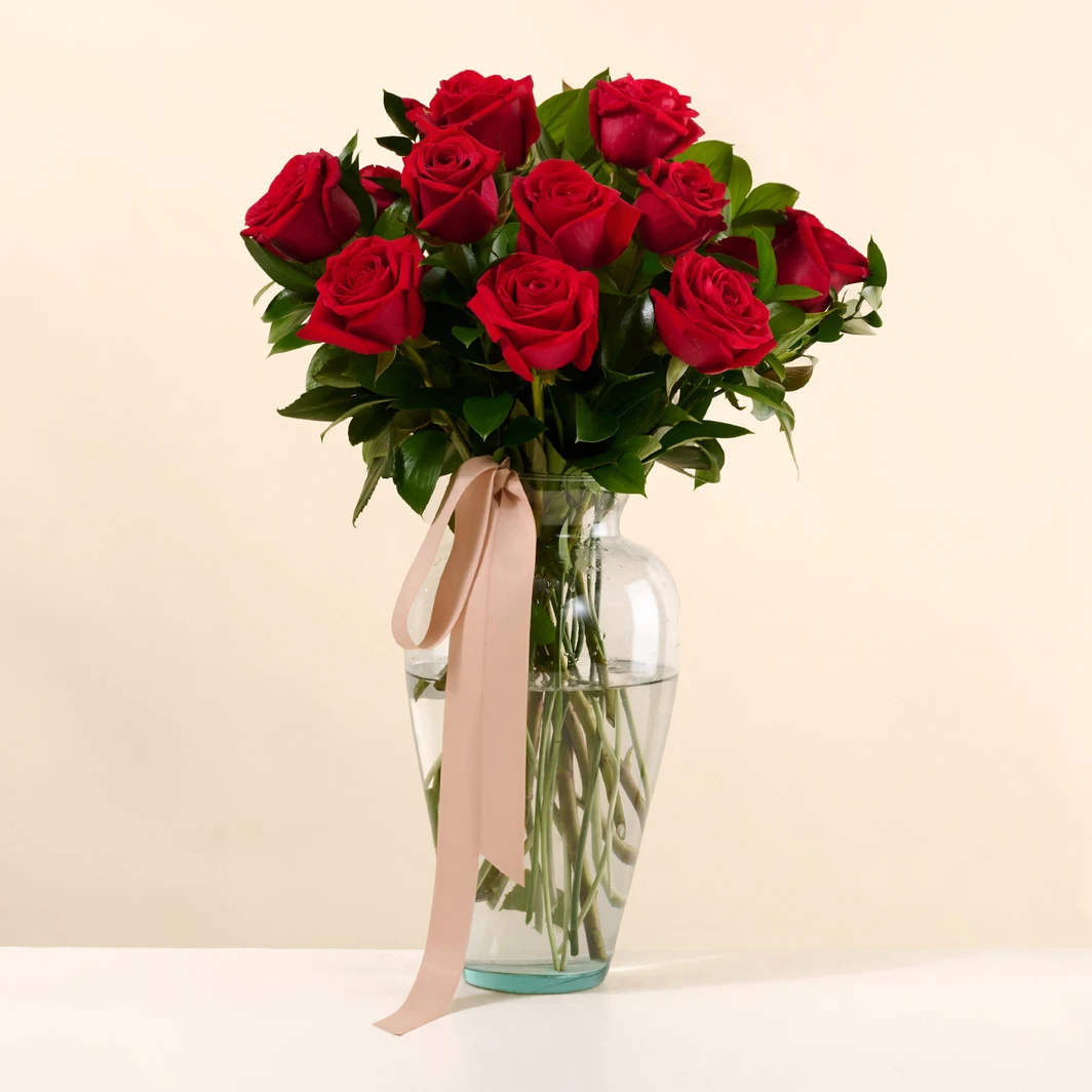 Clásico Amor con 12 Rosas Rojas 001