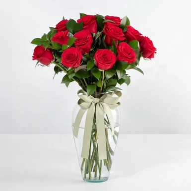 Classic Love with 12 Red Roses 001