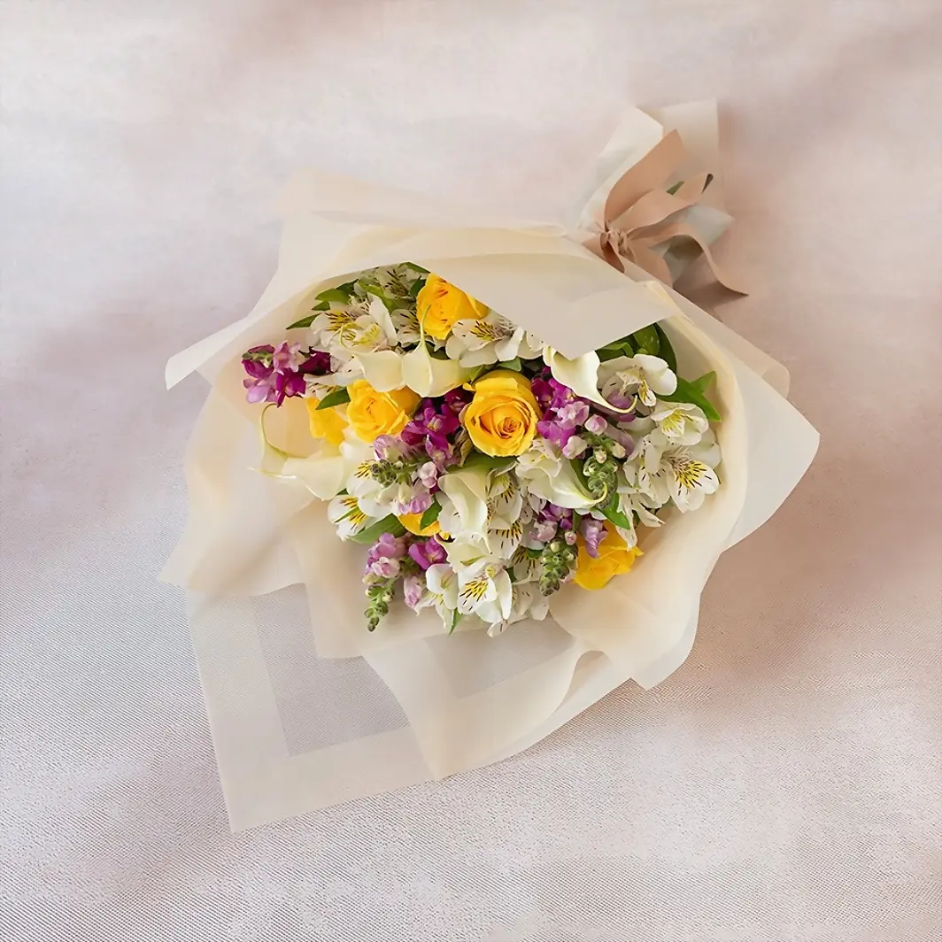 Ramo de 8 Alcatraces y Rosas 2837