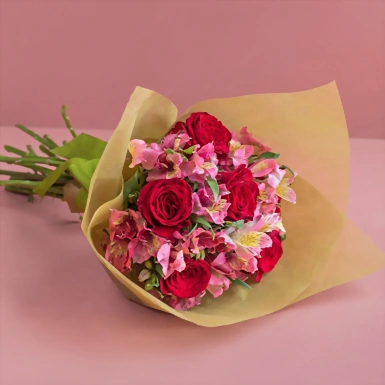 Ramo de 6 Rosas con Alstroemerias 3620