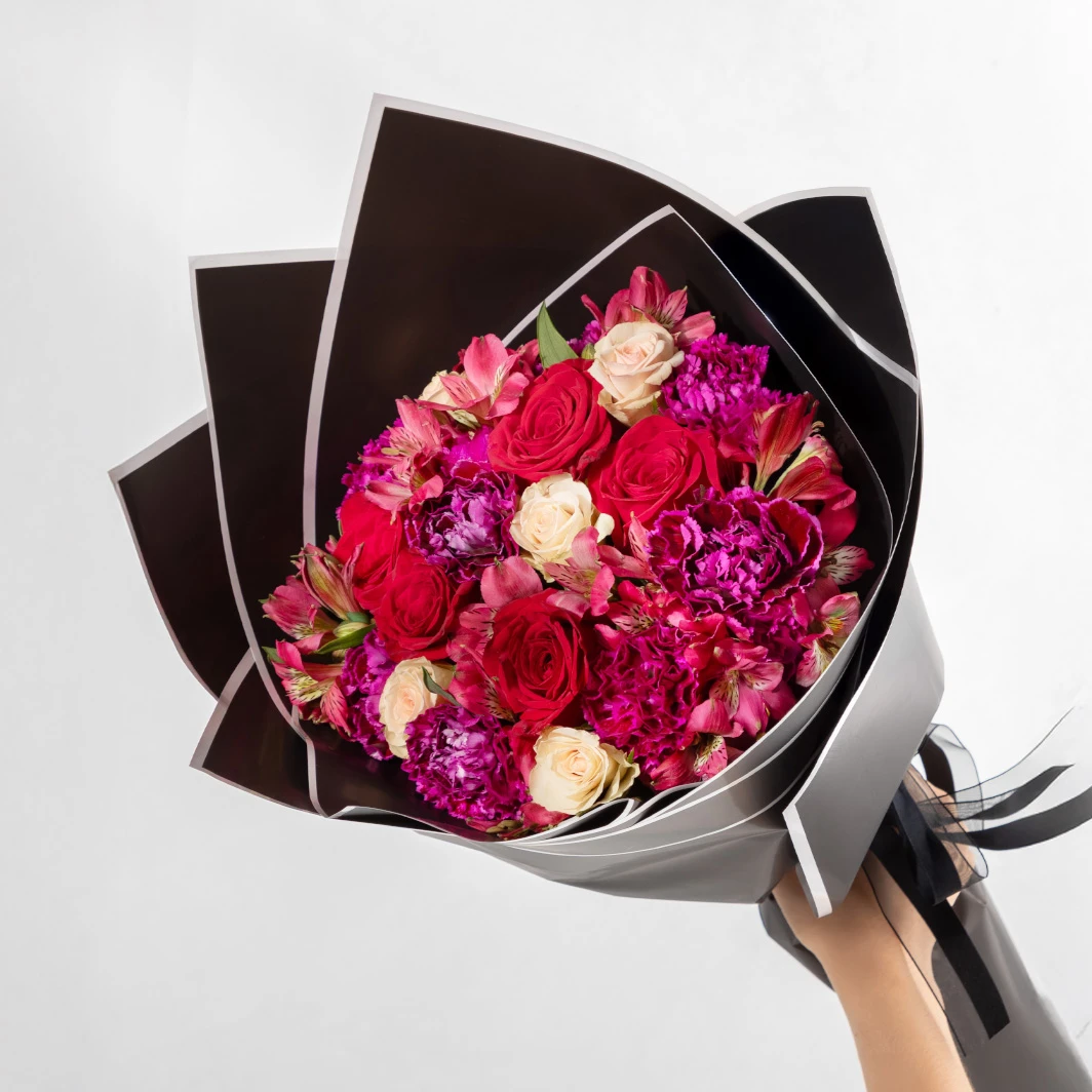 Latido Ramo de Rosas Rojas y Claveles 5814