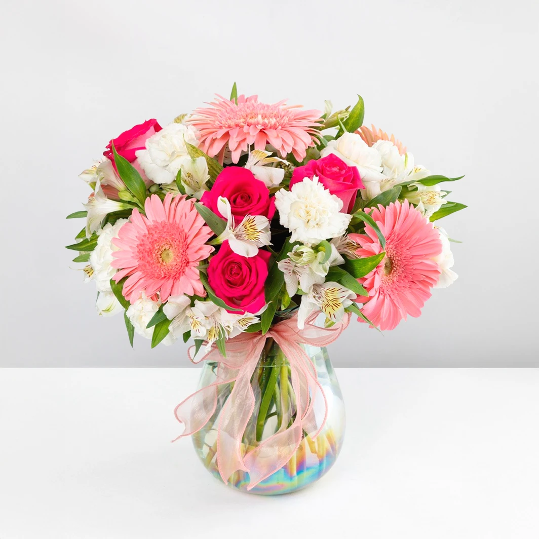 5 gerberas y rosas en jarrón tornasol 6035