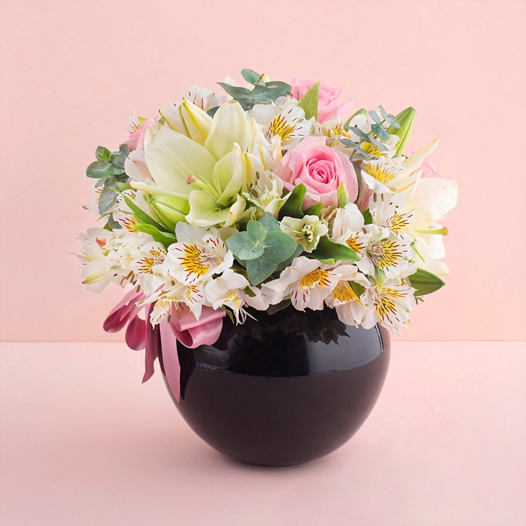 Rosas y Lilies en Pecera Negra 6583