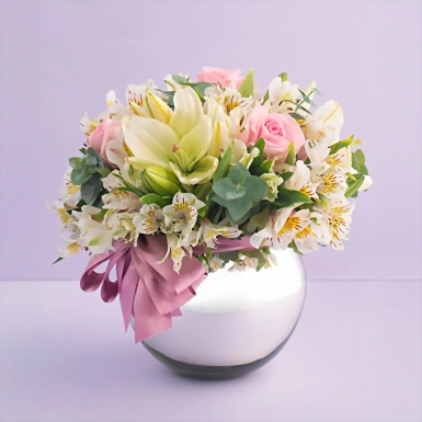 Rosas y lilies en Pecera Platinada 6584