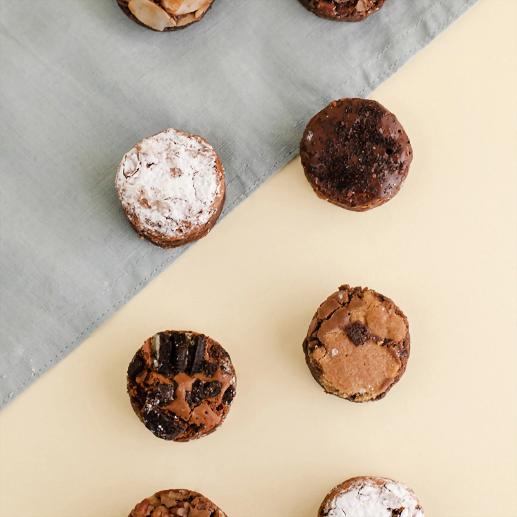 Globo Esfera Azul "Happy Birthday" con Brownies Brownerie 7824