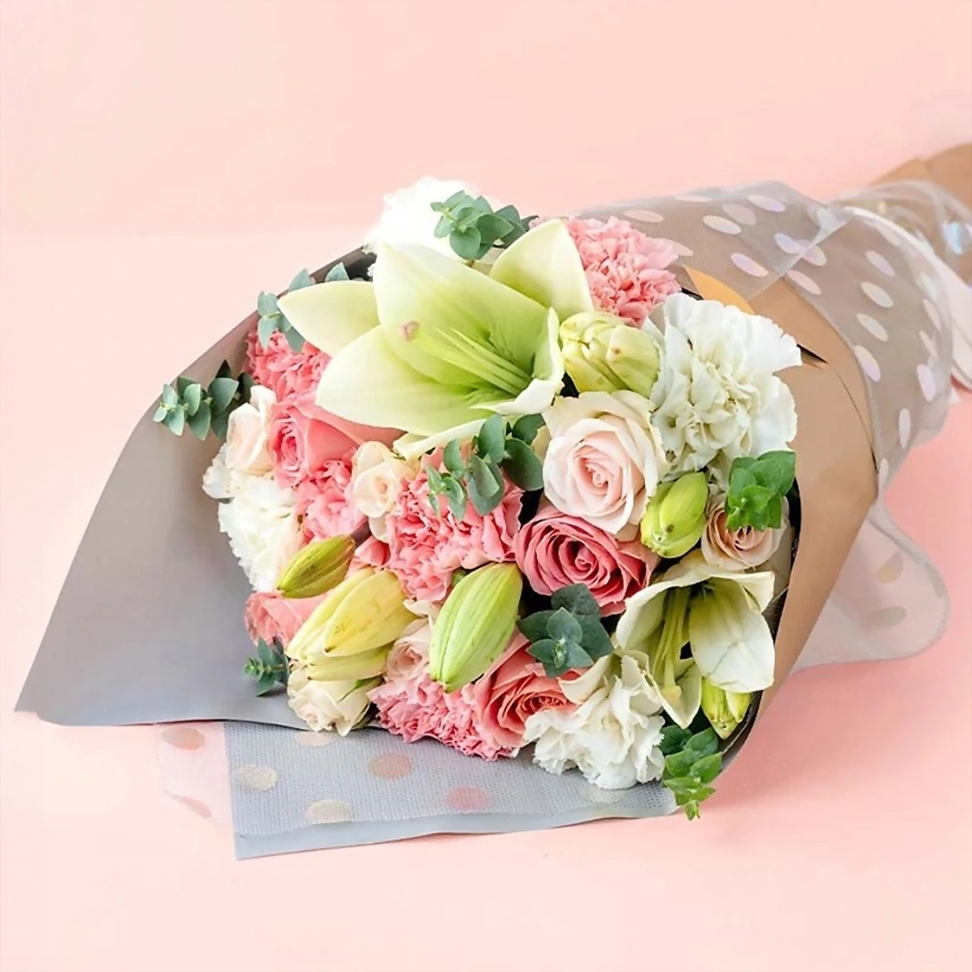 Bouquet of beautiful rose and white lilys 10227